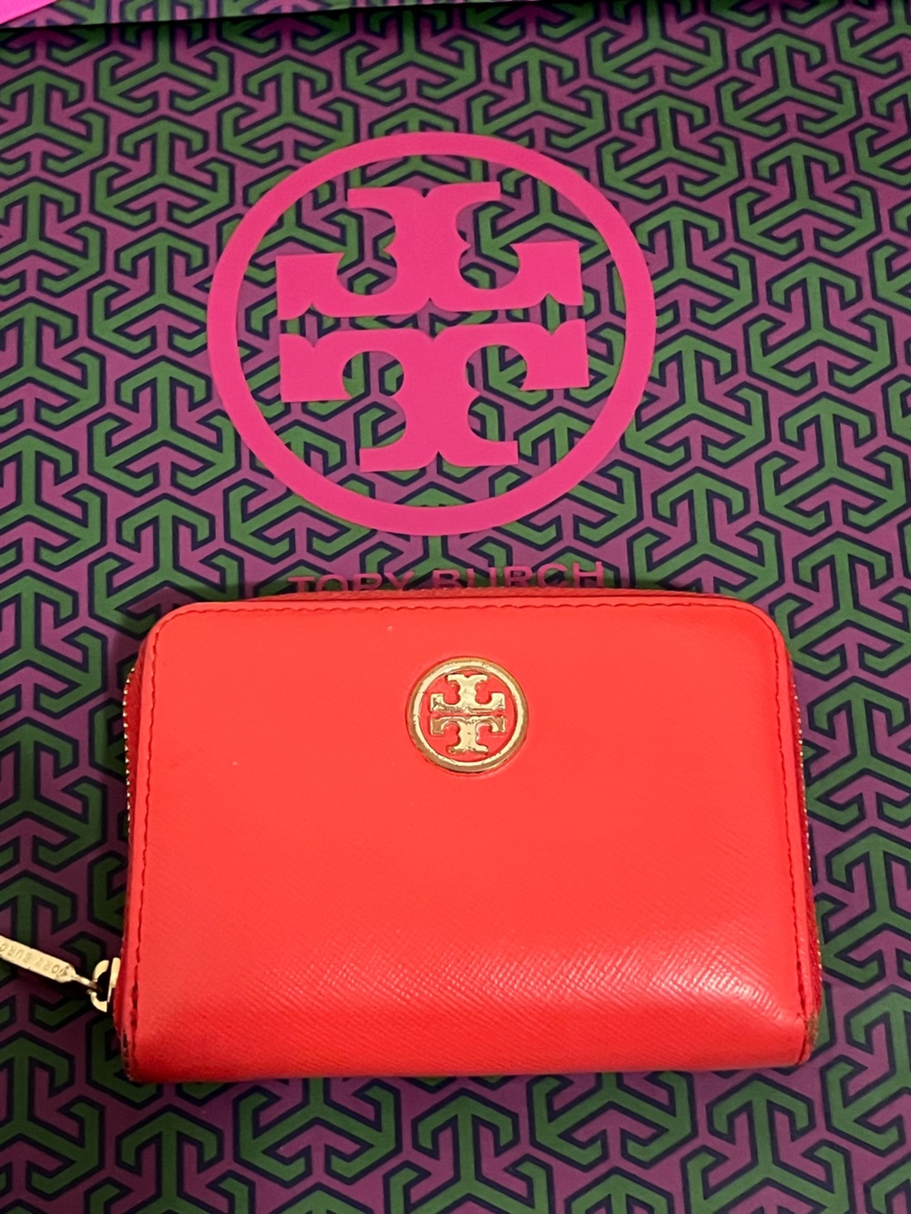 100% Authentic Tory Burch Coral Zip Wallet with Gold Logo Emblem